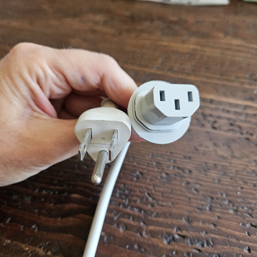 Apple Desktop Power Cable